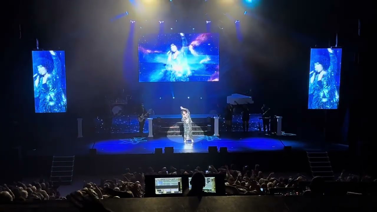 Belinda Davids . Gap 