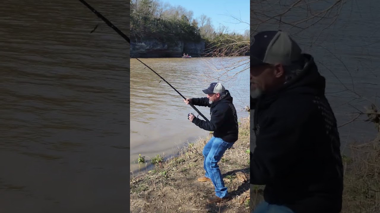 spoonbill snagging on the neosho river near Miami Oklahoma. 03/2022