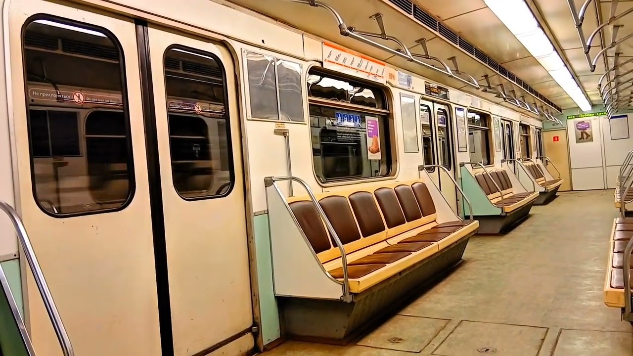 Еду один в Номерном головном  вагоне 8765 с светильниками-плафонами ЛПВ-01