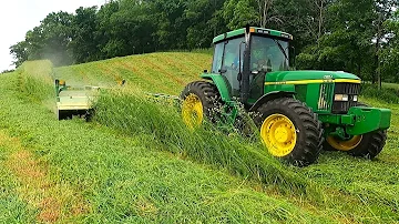 Jak široký je traktor John Deere 630 MoCo?