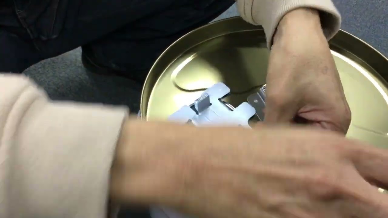 EA991AG-23｜20L ペール缶(ｸﾛｰｽﾞﾀｲﾌﾟ/UN規格適合)のページ -