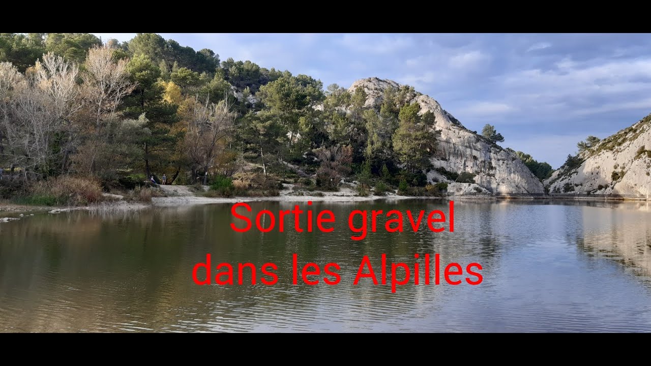 Les Alpilles en Gravel. Un magnifique parcours dans des chemins et sur petites routes.