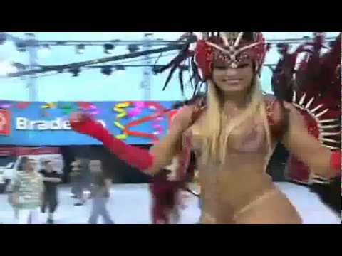 Juju Salimeni Encarna Rainha Do Cabaré Com Fantasia Vermelha E Preta Musa Carnaval 2012.wmv