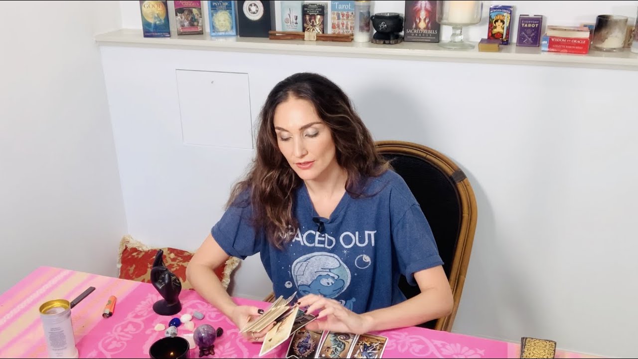 Capricorn LOVE tarot Mar15-31.Uve been disappointed but this person wants you! You manifested this!