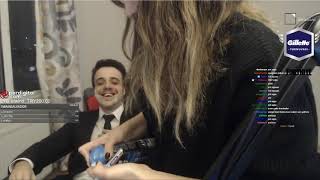 Sevgilisi Thaldrini Traş Ediyor.