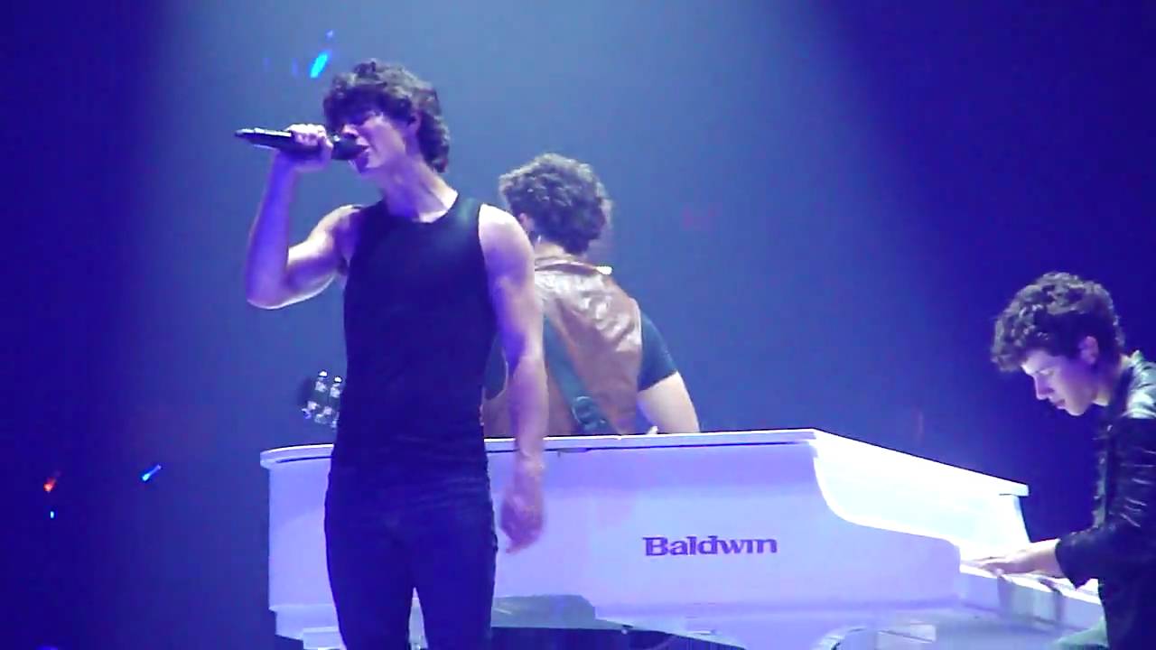 Jonas Brothers - When You Look Me In The Eyes HD - Tampa 8/18
