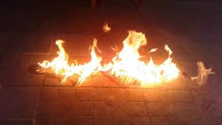 Yere Benzin Dokup Yaktik Super Ates Dalgasi