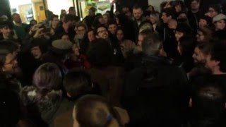Tribute to David Bowie - Crowd singing Space Oddity at Memorial - 11/01/2016