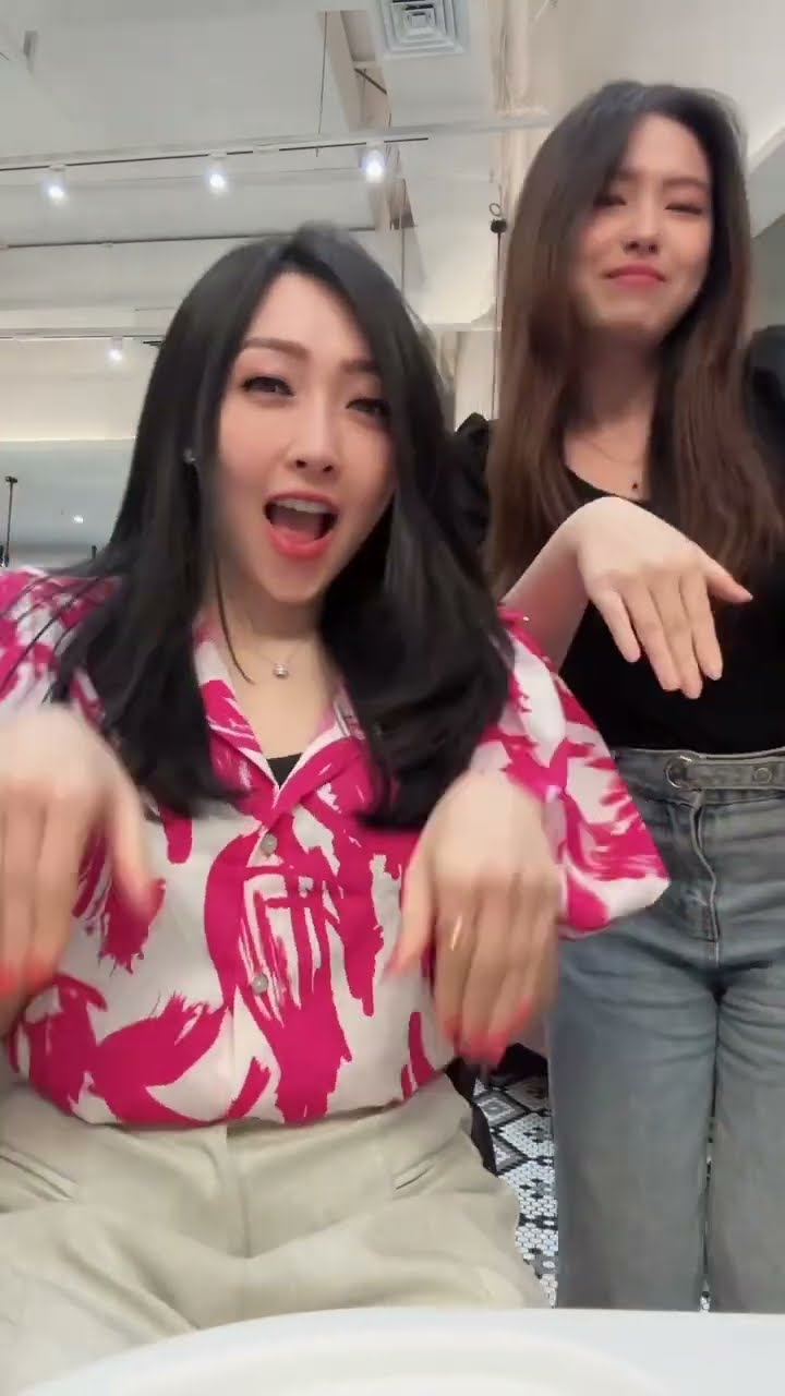 sama calon adek iper ?