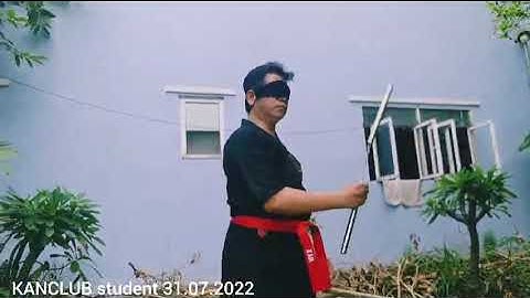 Bịt mắt tung bắt côn nghệ thuật 😅 Học viên 50t tại #kanclub côn nhị khúc