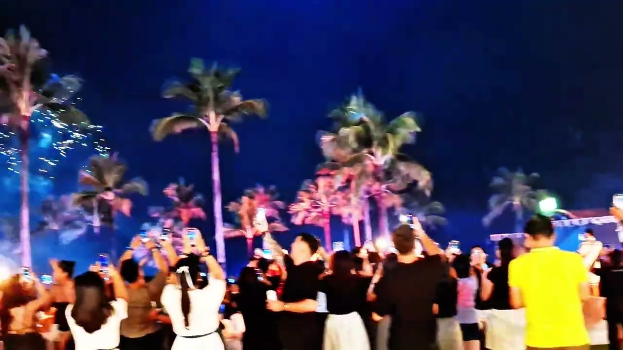 Full video atraksi drone malam tahun baru 2026 di Finns Beach Club