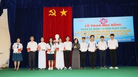 Trao 110 phần học bổng tiếp sức các em đến trường