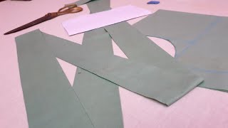 फ्रिल के साथ प्लैन कुर्ती पर बना बेहद ही खूबसूरत डिज़ाइन / Fril Neck Design Cutting and Stitching