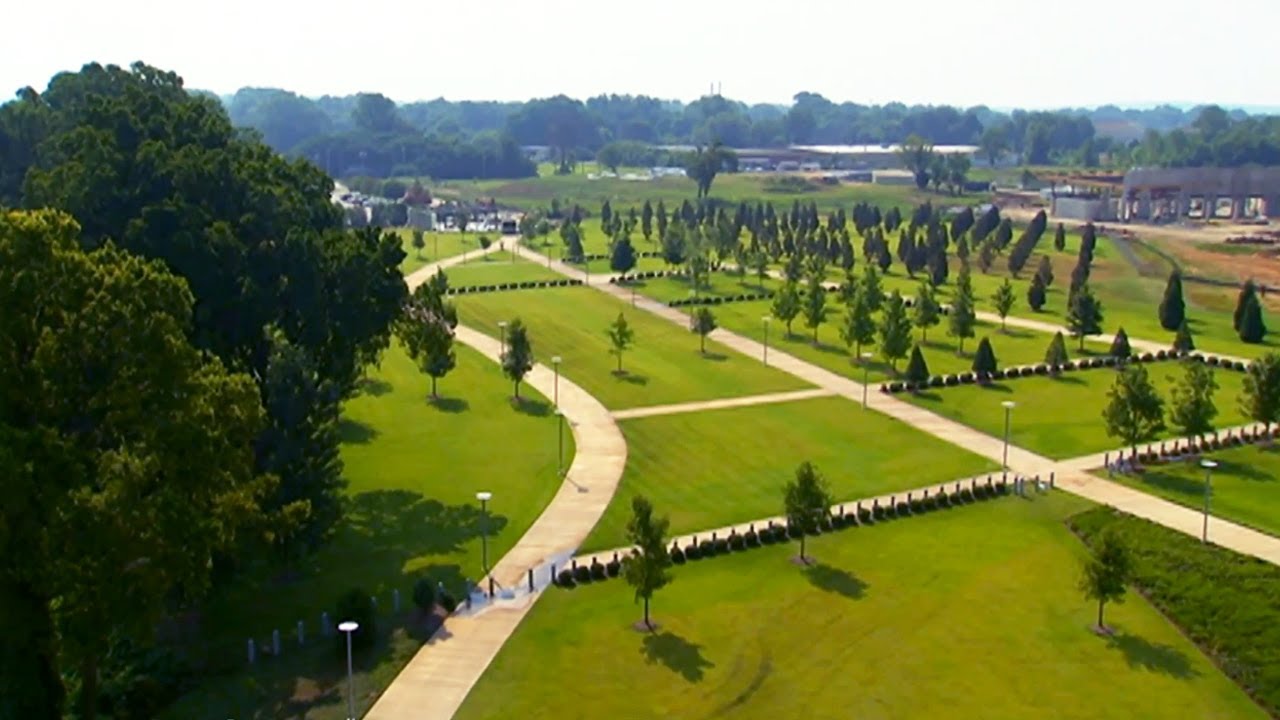 Clinton Library Rooftop Garden Tour | P. Allen Smith Classics - YouTube