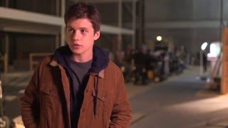 The 5Th Wave Nick Robinson Ben Parishzombie Behind The Scenes Movie Interview Screenslam