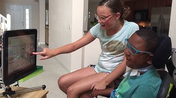 Big sister modeling PODD on Siah