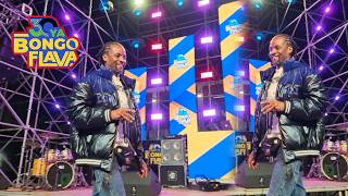 MAKAMUA ATOA SOMO LA KUIMBA KWA WATU WAZANZIBAR KWENYE JUKWAA LA MIAKA 30 YA BONGO FLEVA NI BALAA!