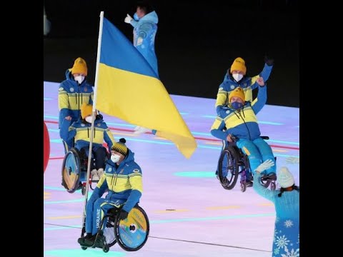 パラ開会式で掲げた青と黄の国旗、突き上げた拳…ウクライナの旗手は「メダルコレクター」の英雄／「チェルシー」ロシア人オ…他