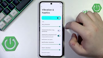MOTOROLA Razr 60 Ultra – How to Enable or Disable Vibrations on Calls
