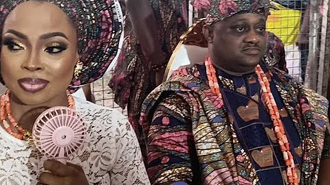 Alabi Pasuma with Oba Sikiru Ayinde Williams at the Mushin Odi Olowu Celebration