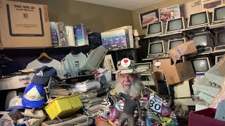 WELCOME TO THE COMMODORE PET ROOM! 2001 4032 8032 SUPERPET 4040 8050 8250 9090 CBM-II - Episode 4367
