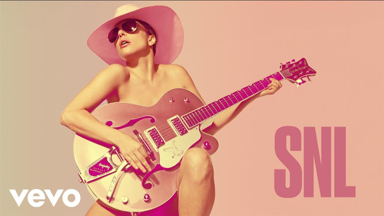 Guarda Lady Gaga - A-YO (Live from SNL) su YouTube Guarda Lady Gaga - A-YO (Live from SNL) su YouTube