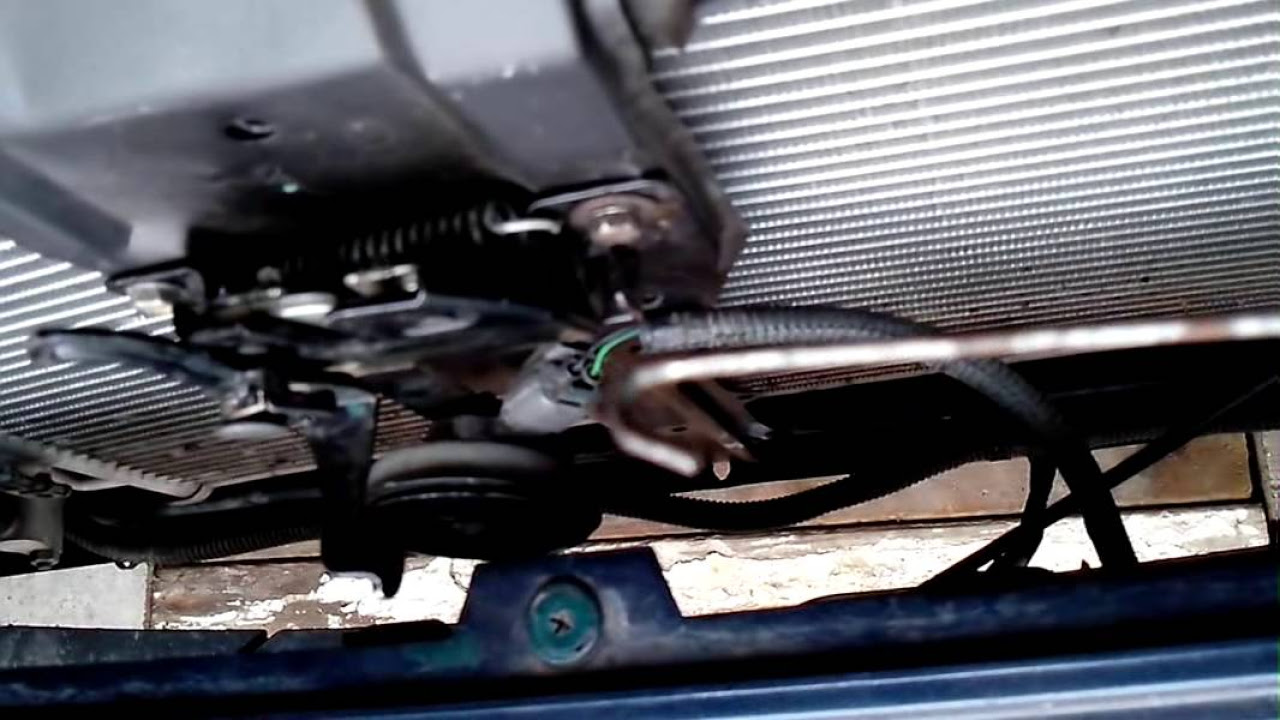 как открывается капот на шевроле авео