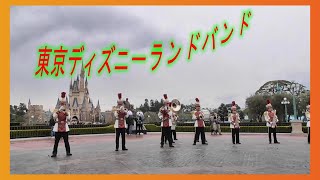 hiroyukit-TDL東京ディズニーランド・バンド-雨の合間にワールドバザールをぬけたプラザテラスでシンデレラ城をバックにして撮影できました