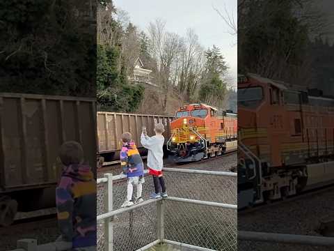 2 Trains MEET