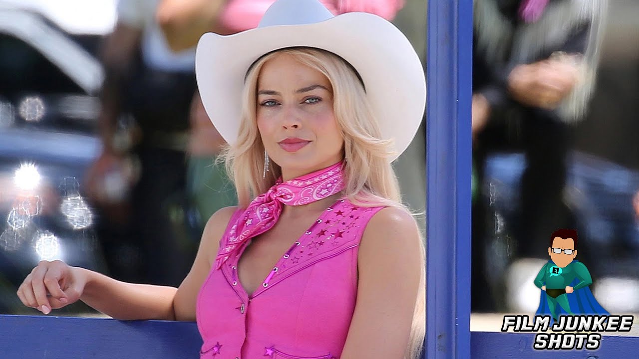 Margot Robbie Says Barbie Script is One of the Best She's Read - Film ...