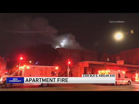 Crews battle large apartment fire on Chicago's Southwest Side early Sunday morning