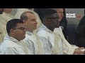Las RECOMENDACIONES de LEÓN XIV a los 10 SACERDOTES que ORDENÓ en el VATICANO