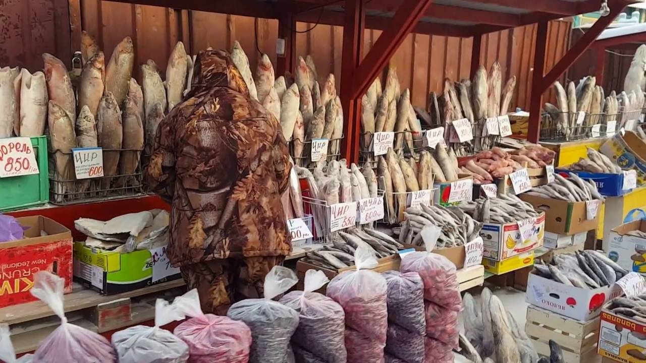 Outdoor Fish And Meat Market Yakutsk Siberia Fish And Meat Meat Markets Yakutsk