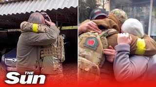Ukrainian Soldiers reunite with families in Kherson in heartfelt moments #shorts 🇺🇦