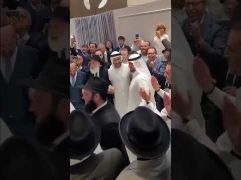 Arabs and Jews dance together at a wedding❤️❤️ #jewish #arab  #israel #חרבותברזל #soldiers  #love