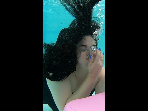 We Tried Eye Shadow Underwater Like Ursula