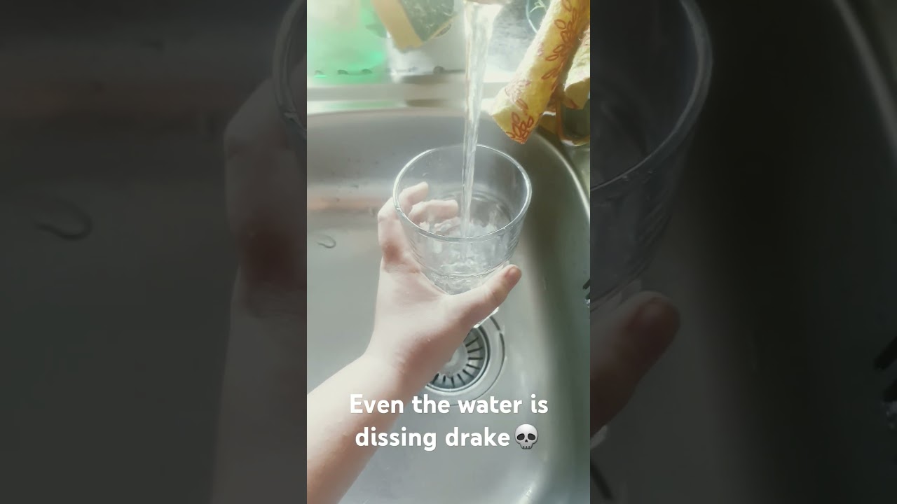 NAH BRO DAS CRAZY EVEN THE WATER IS DISSING DRAKE?!?!? 