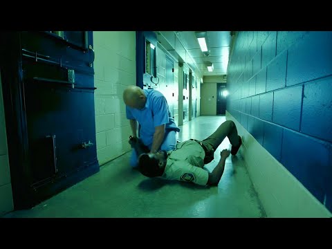 سجين بيقرر يروح أخطر سجن في العالم عشان ينفذ مهمة خطيرة ممكن تكون سبب موته Brawl In Cell Block