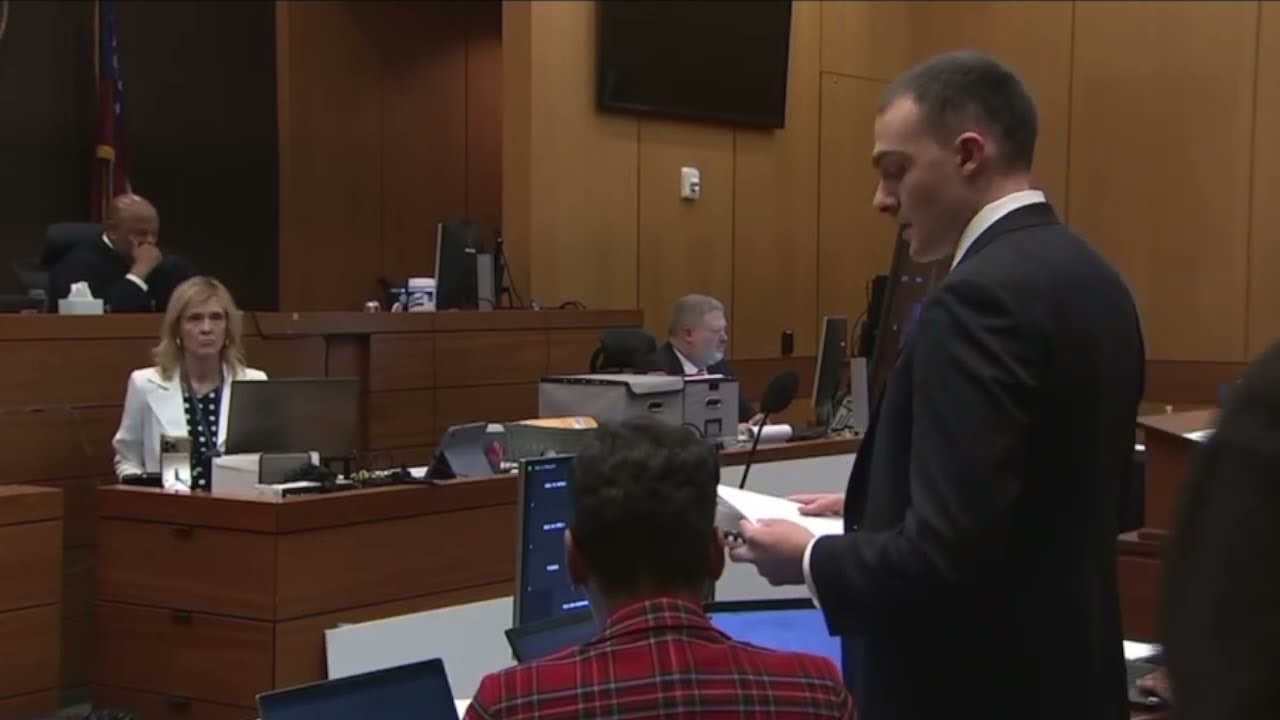 Судья и адвокаты спорят о остановке Porsche в 2018 году из-за превышения скорости с участием моло...