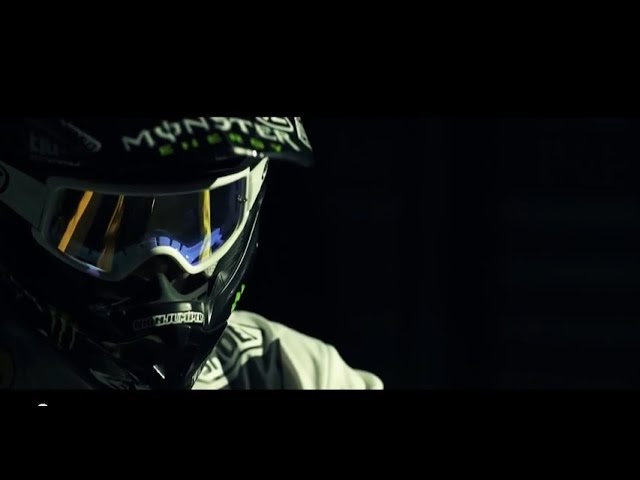 Freestyle MotoX debuts in Japan - Red Bull X-Fighters 2013