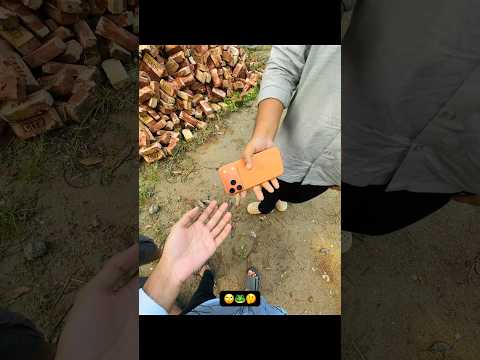 আহারে কত কষ্ট এই ছেলেটার।🤣 #foryou #yoututeshorts #funnyshorts #iphone