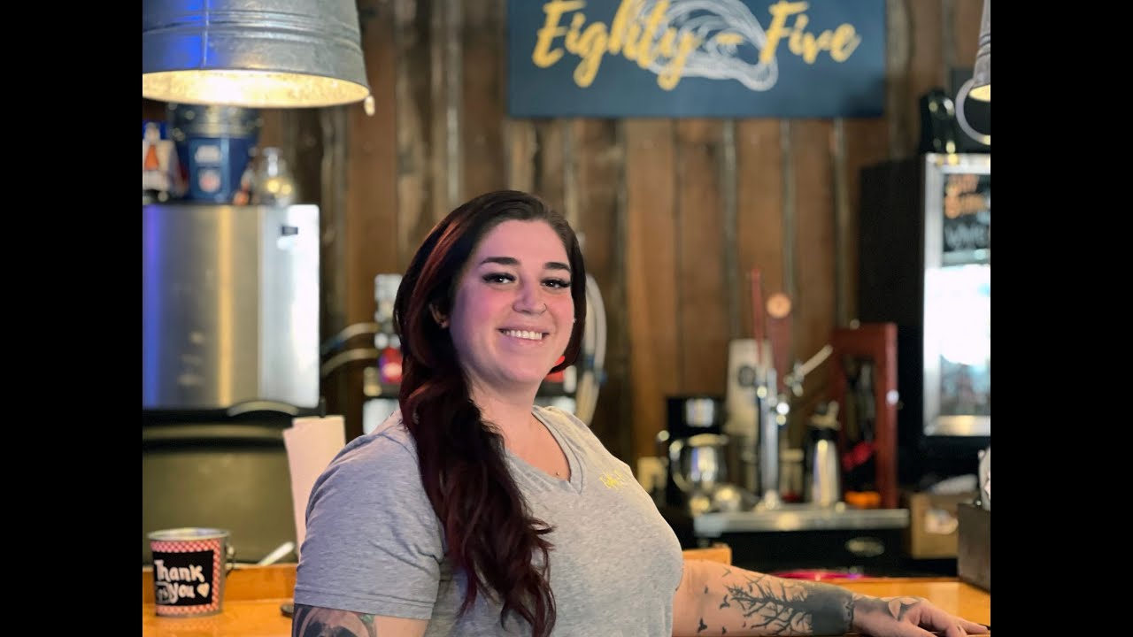 Harris County woman transforms ‘hole-in-the-wall’ bar to family-friendly restaurant