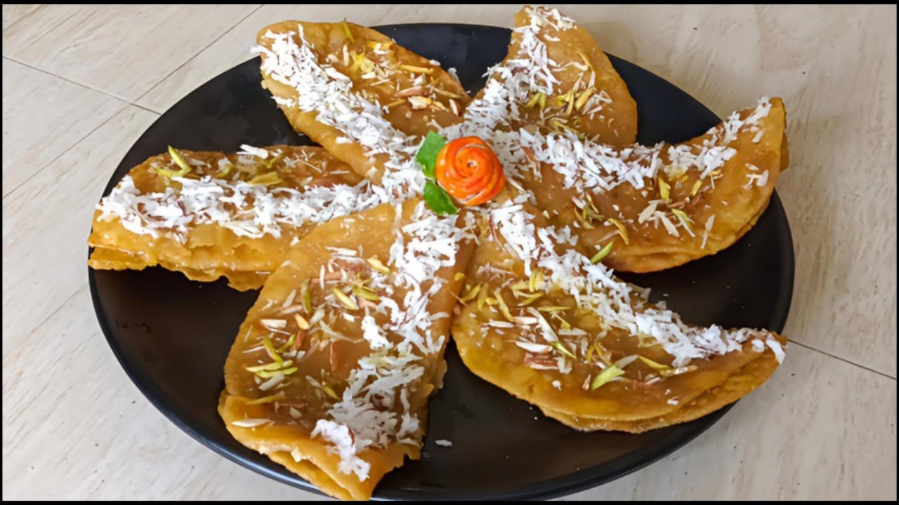 மக்மல் பூரி With Stuffed Peanut Kova 🤤 Wheat Flour Sweet Recipes