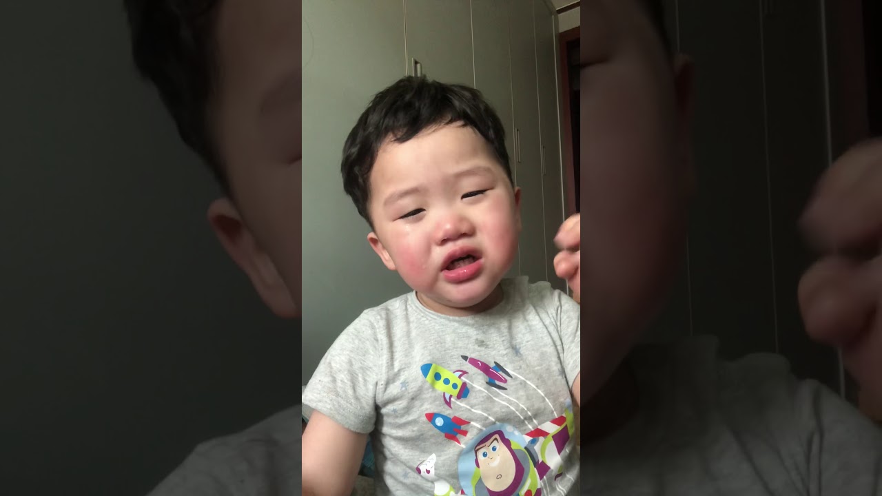 22months bb crying - YouTube