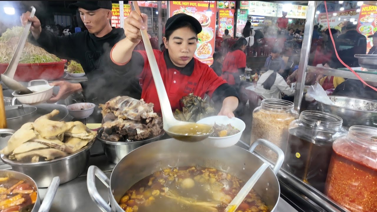 Chợ Đêm Đà Lạt Đông Nghẹt Du Khách Trước Ngày 8.3 • Kiều Công Tử