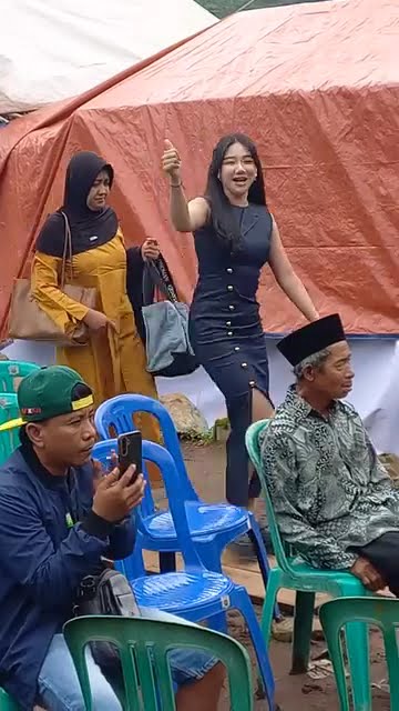 artis nya adella mau naik panggung Adelle dk ngelak kc bwang