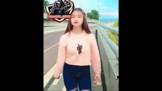 Editor berkelas cewek cantik senyuman bikin diabetes