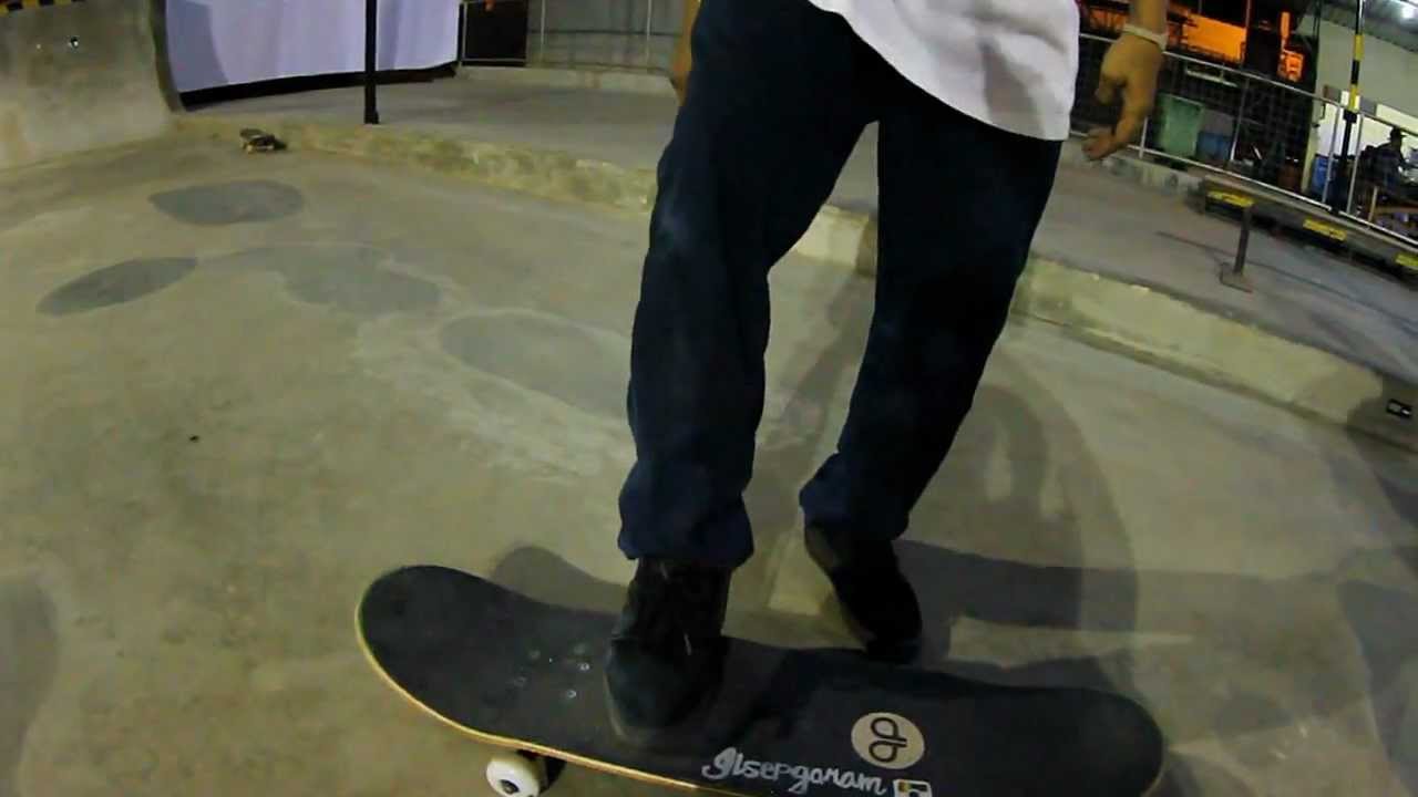 How to Frontside kickflip by Deni tx Lizam