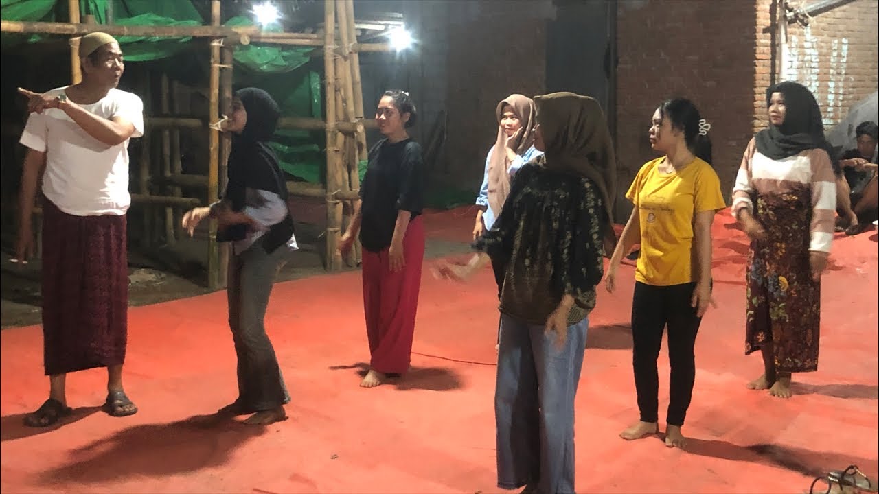Latihan Tari Di Markas Temu Karya