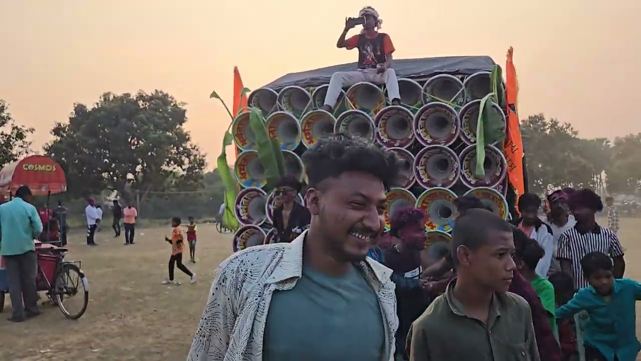 সাউন্ড সেন্টার আর মারাঙ্গবুরু সাউন্ড দূরে দূরে কম্পিটিশন করছে।।।